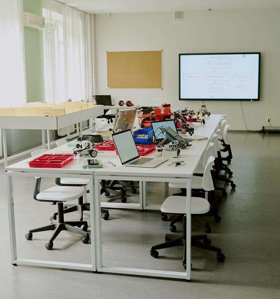 Advanced Lab Setup Services for Universities